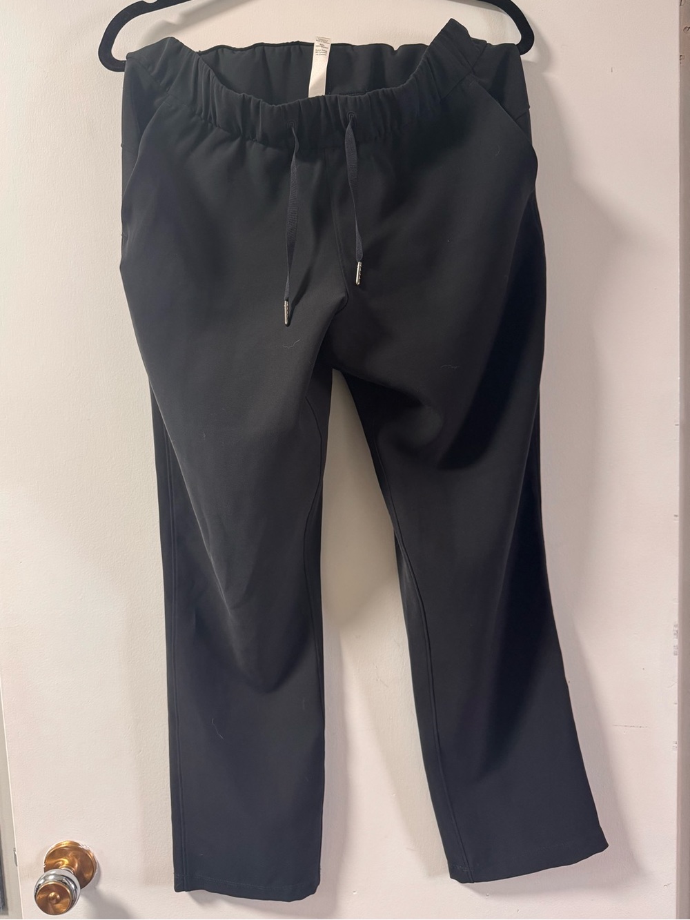 lululemon On The Fly Pant Size 8 - Black